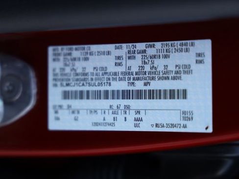 Used 2025 Lincoln Corsair FWD w/ Equipment Group 101A image 9