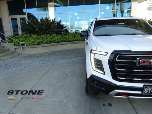 New 2026 GMC Yukon AT4 w/ AT4 Premium Package image 32