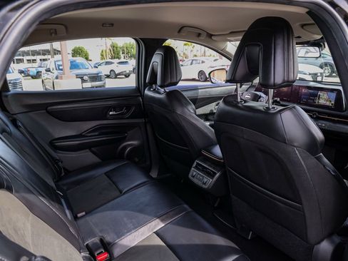 Used 2023 Nissan Ariya FWD image 17