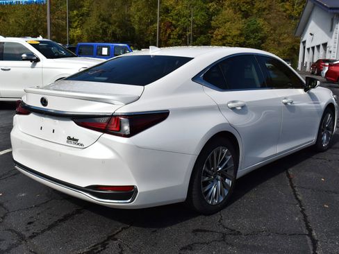 Used 2023 Lexus ES 300h Ultra Luxury image 5
