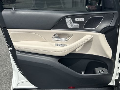 Used 2024 Mercedes-Benz GLE 350 4MATIC image 11
