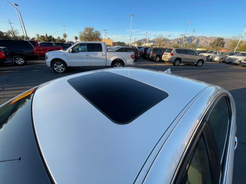 Used 2011 Buick Lucerne Super image 11