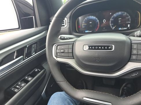 Used 2024 Jeep Wagoneer Series II w/ Convenience Group I AWD/4WD image 20