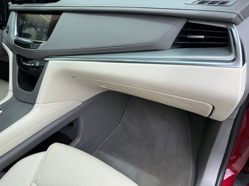 Used 2017 Cadillac XT5 Premium Luxury w/ Driver Assist Package FWD image 25