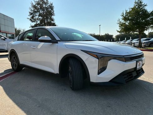 Used 2025 Kia K4 FWD image 4