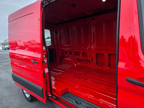 New 2026 Ford Transit 250 148 Medium Roof RWD image 10