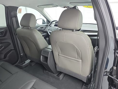 Used 2025 Chevrolet Trax ACTIV FWD image 44