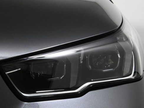 Used 2025 BMW 530i xDrive image 11