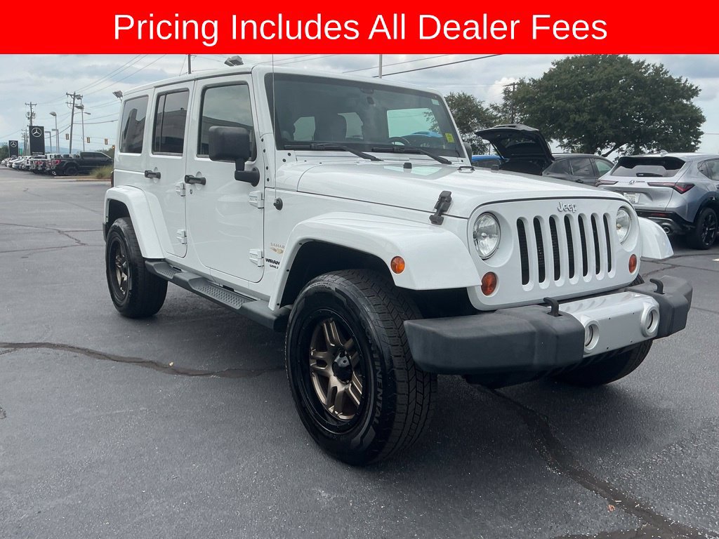 Used 2013 Jeep Wrangler Unlimited Sahara w/ Dual Top Group AWD/4WD image 6