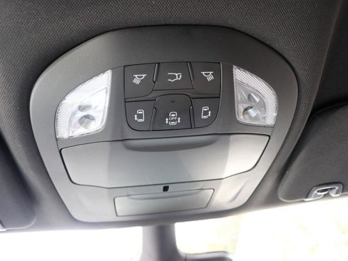 Used 2026 Chrysler Pacifica Select FWD image 49