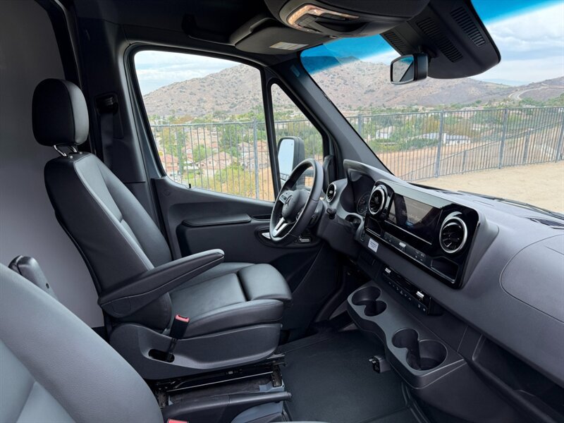 Used 2024 Mercedes-Benz Sprinter 3500 image 14