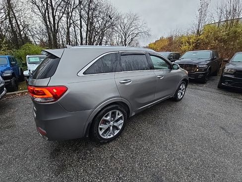 Used 2018 Kia Sorento SX image 8