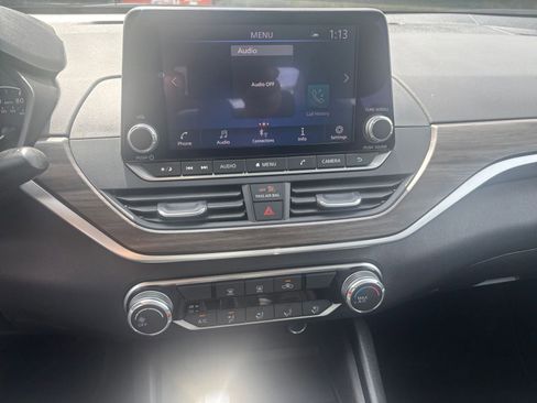 Used 2025 Nissan Altima 2.5 SV image 17