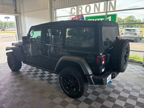Used 2023 Jeep Wrangler Unlimited w/ Cold Weather Group AWD/4WD image 4