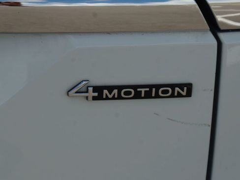 Used 2024 Volkswagen Atlas SE AWD/4WD image 20