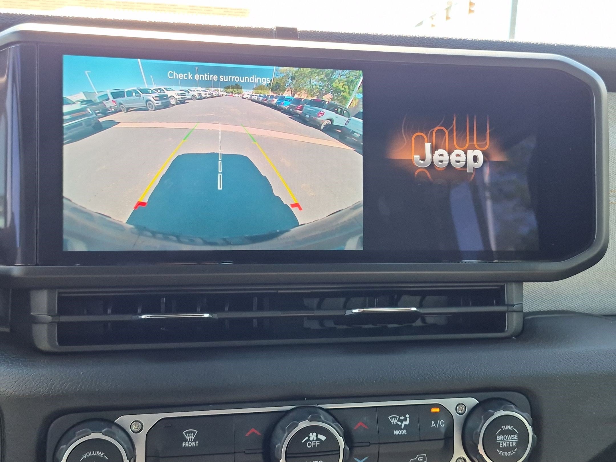 Used 2024 Jeep Wrangler Unlimited AWD/4WD image 23