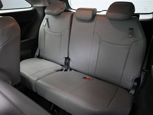Certified 2025 Toyota Sienna XLE w/ XLE Plus Package AWD/4WD image 21