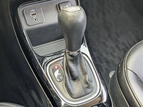 Used 2018 Jeep Compass Latitude w/ Popular Equipment Group FWD image 12