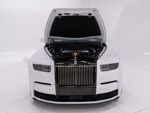 Used 2023 Rolls-Royce Phantom Sedan RWD image 55