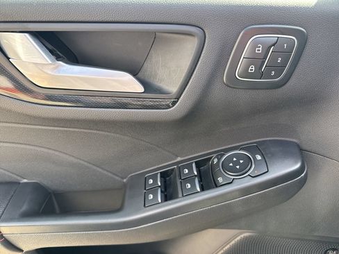 Used 2025 Ford Escape ST-Line Select w/ Tech Pack #2 AWD/4WD image 9
