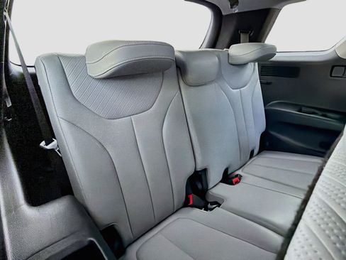 Used 2025 Hyundai Palisade SEL FWD image 22