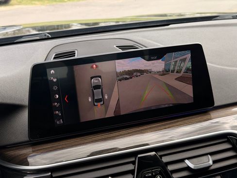 Used 2019 BMW 540i w/ M Sport Package image 44