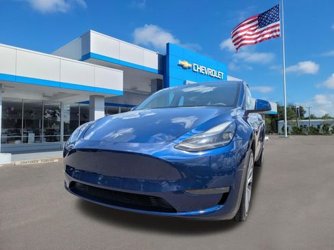 Used 2024 Tesla Model Y Long Range AWD/4WD image 7