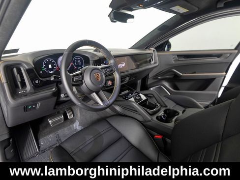 Used 2024 Porsche Cayenne Turbo GT AWD/4WD image 11