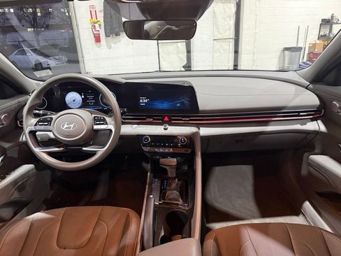 Used 2024 Hyundai Elantra SEL image 15