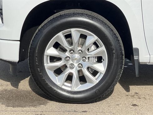 Used 2024 Chevrolet Silverado 1500 Custom image 27