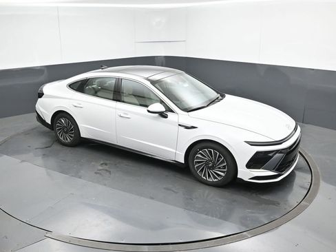 New 2026 Hyundai Sonata SEL FWD image 23