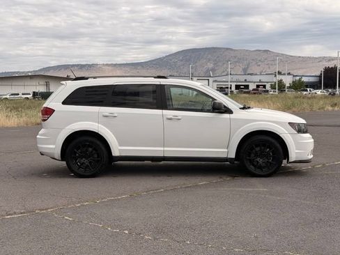 Used 2018 Dodge Journey SE w/ Blacktop Package FWD image 6