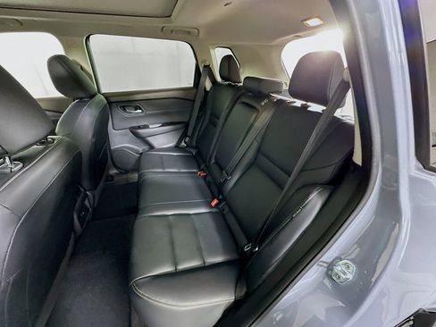 Used 2023 Nissan Rogue SL image 27