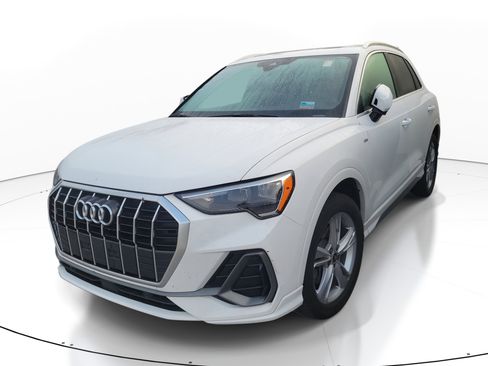 Used 2021 Audi Q3 2.0T Premium w/ Convenience Package image 3