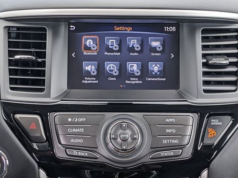 Used 2019 Nissan Pathfinder SV image 15