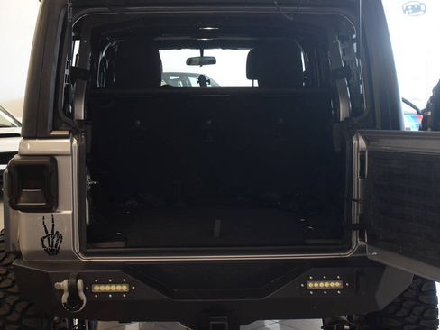 Used 2018 Jeep Wrangler Unlimited Sport S AWD/4WD image 43