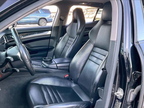 Used 2016 Porsche Panamera S image 9