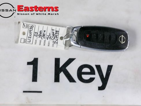 Used 2023 Nissan Pathfinder SL AWD/4WD image 25