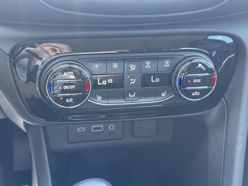 Used 2023 Buick Encore GX Essence w/ Experience Buick Package FWD image 30