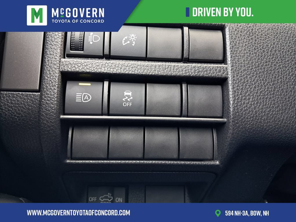 Used 2025 Toyota Tacoma SR5 AWD/4WD image 21