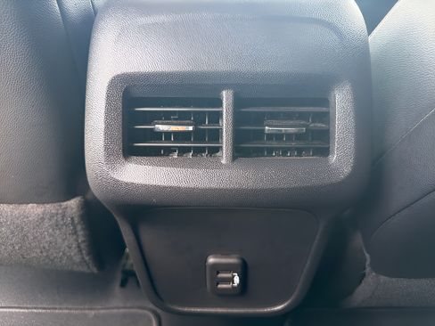 Used 2021 Chevrolet Equinox LT FWD image 27