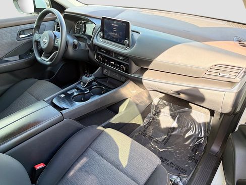 Used 2023 Nissan Rogue SV image 13