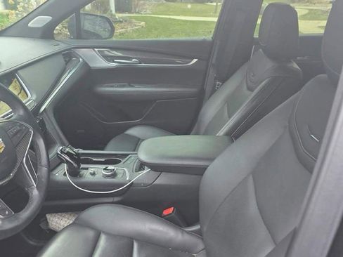 Used 2024 Cadillac XT5 Sportv w/ LPO, Floor Liner Package image 3