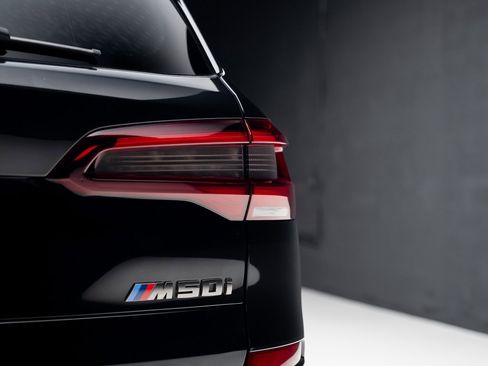 Used 2023 BMW X5 M50i w/ Executive Package image 27