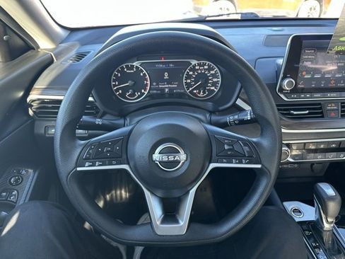 Used 2024 Nissan Altima 2.5 SV image 27