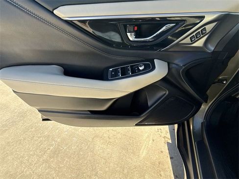 Used 2025 Subaru Outback Limited image 13