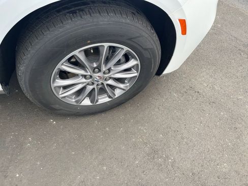 Used 2024 Buick Enclave Premium image 35