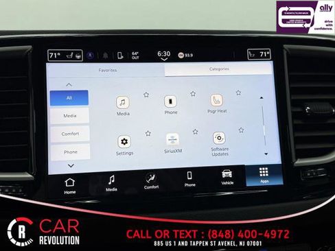 Used 2024 Chrysler Pacifica Touring-L FWD image 34