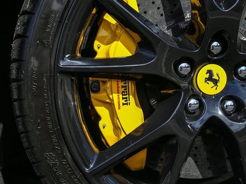 Used 2010 Ferrari California image 13