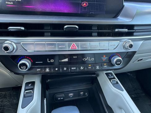 Used 2025 Kia Telluride S FWD image 32